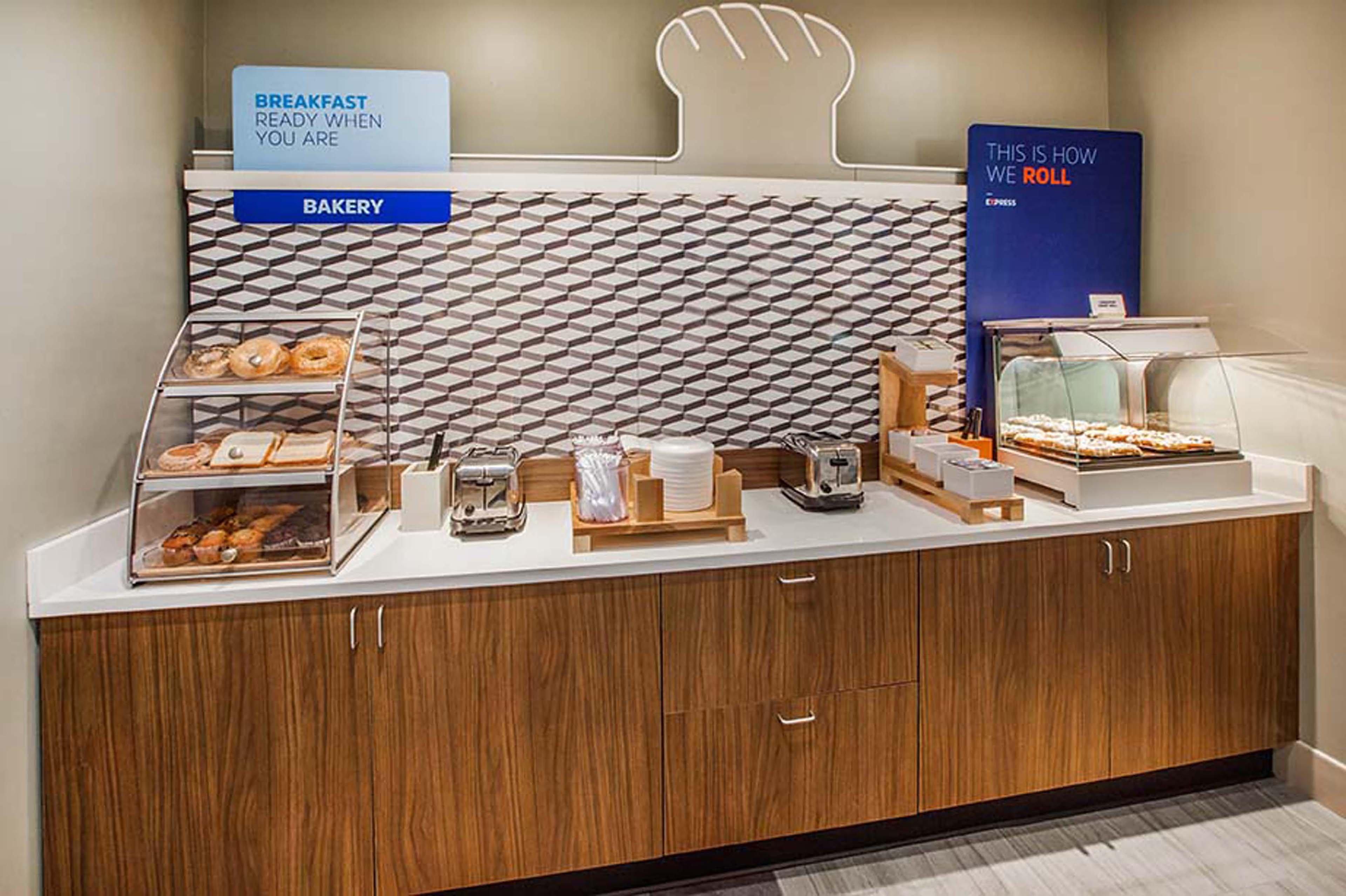 Holiday Inn Express Hotel & Suites Seattle North - Lynnwood By Ihg Buitenkant foto